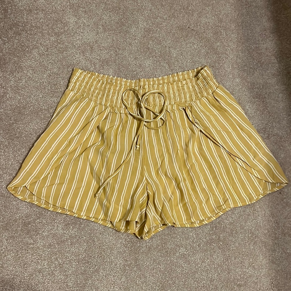 American eagle striped yellow shorts, size S